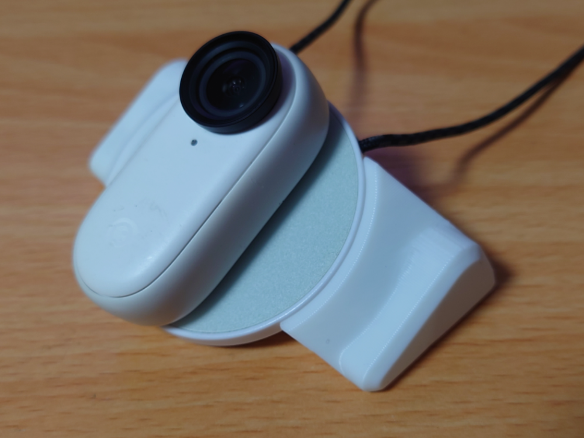 Angle change adapter for insta360 go2