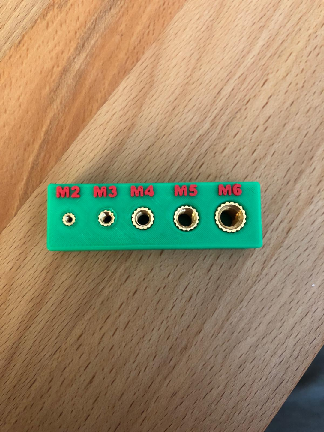 Threaded insert display