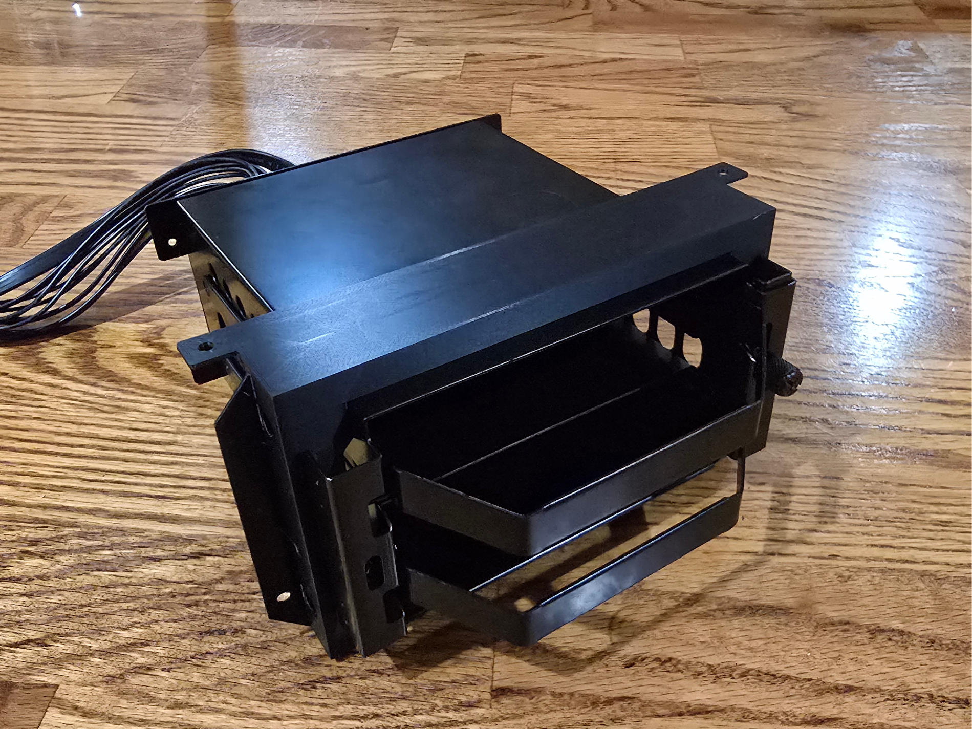 Lian-Li 011D EVO RGB hard drive hotswap adapter