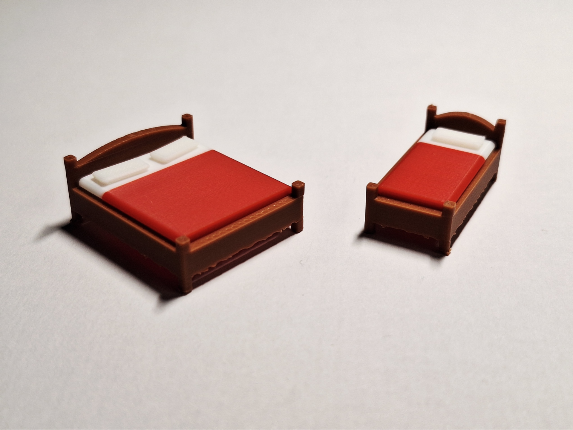 H0 1:87 single bed / double bed (multicolor)