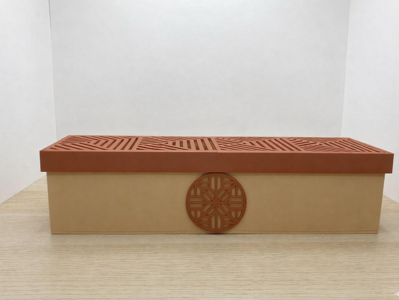 Organizer box for six-socket power strip