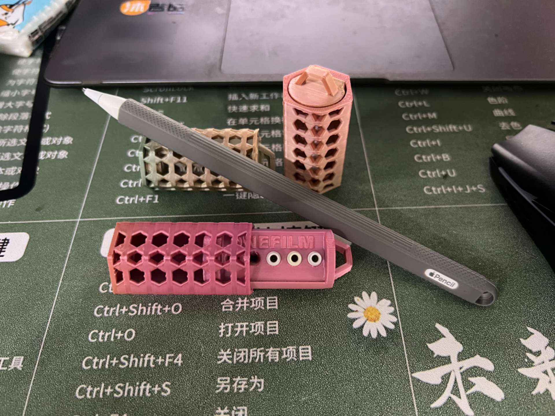 Apple Pencil  tip storage box