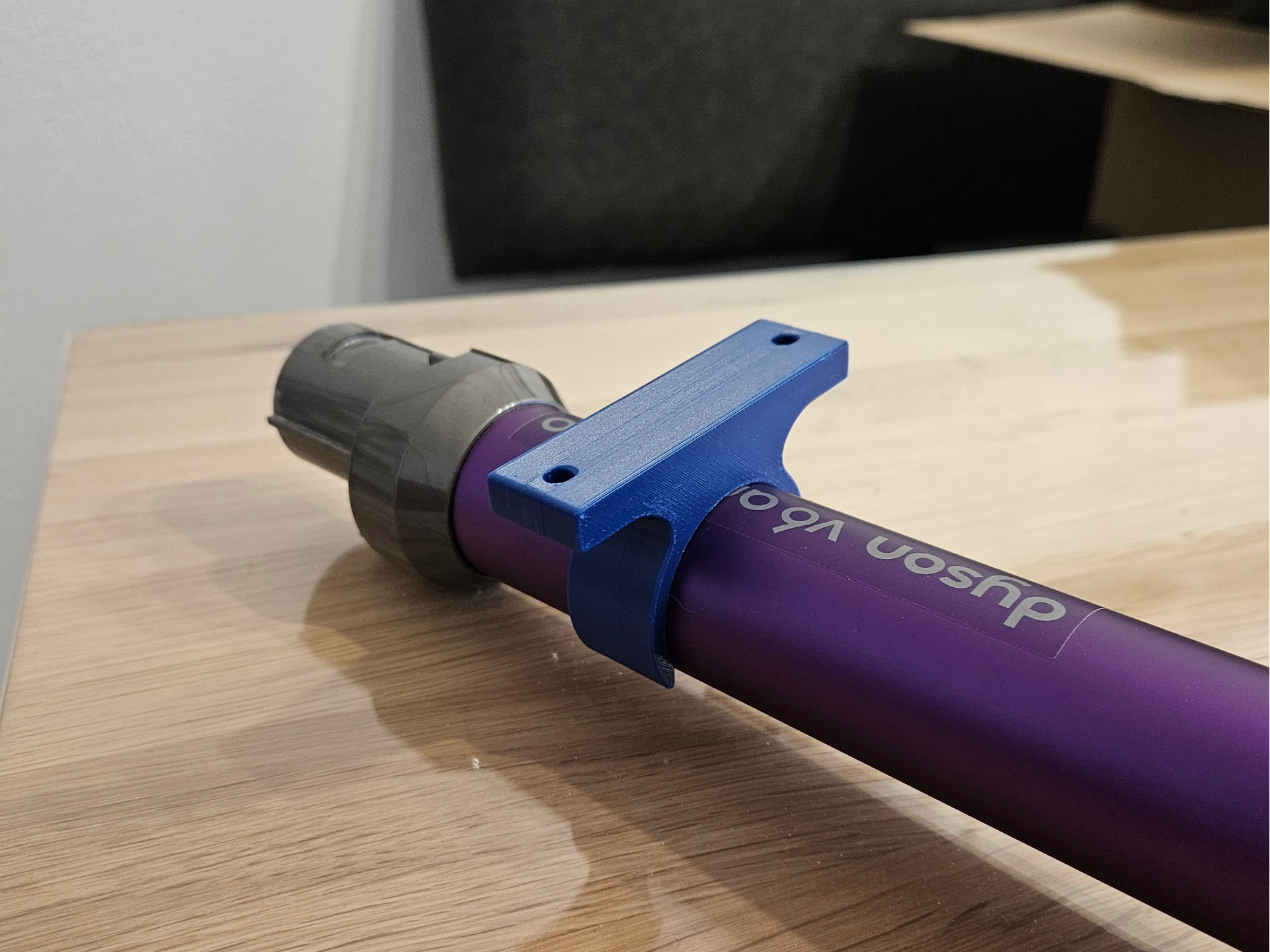 Dyson V6 pipe holder