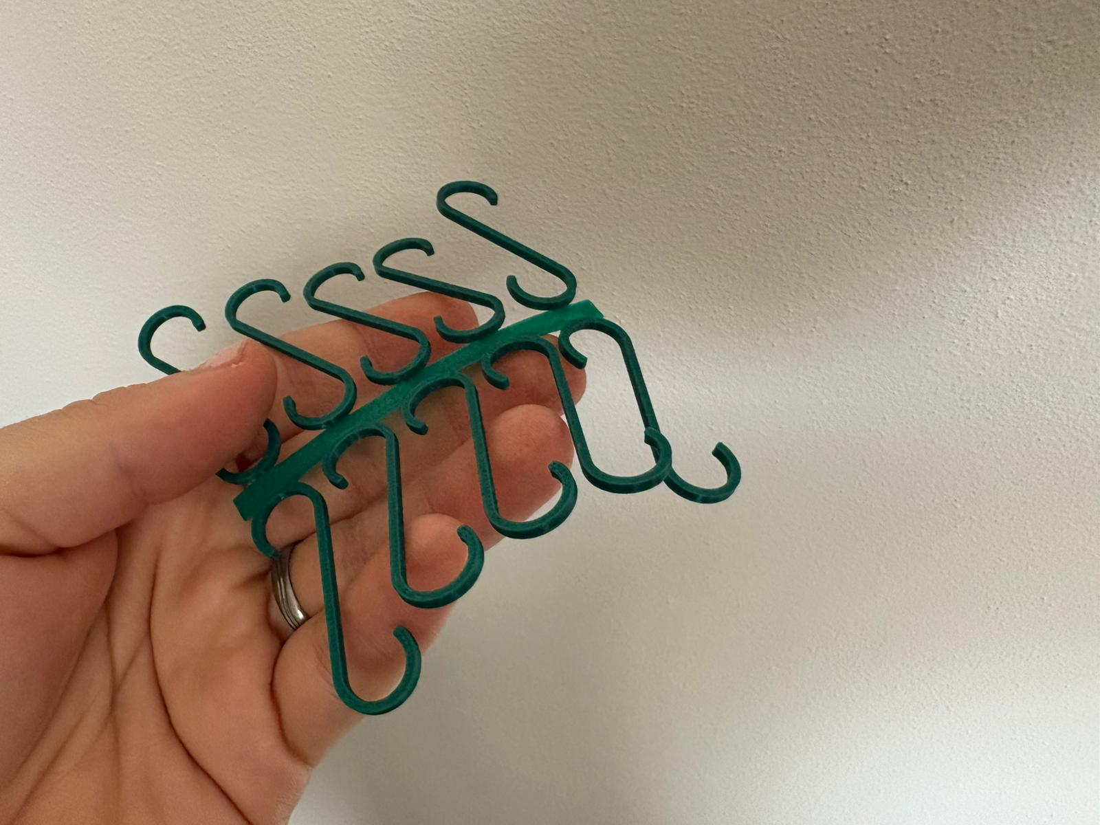Christmas ornament hanger / hook