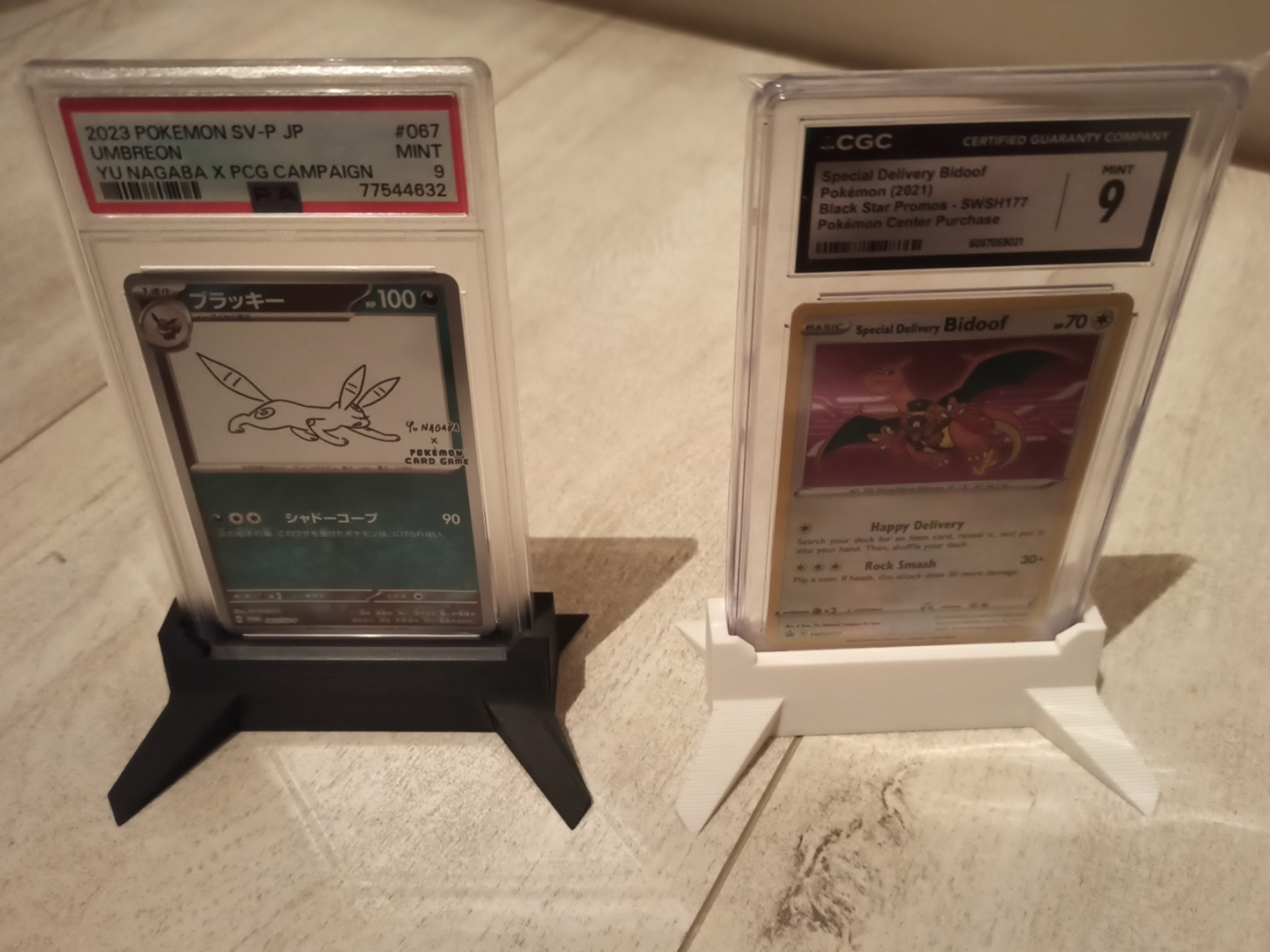 PSA, CGC TCG slab display stand
