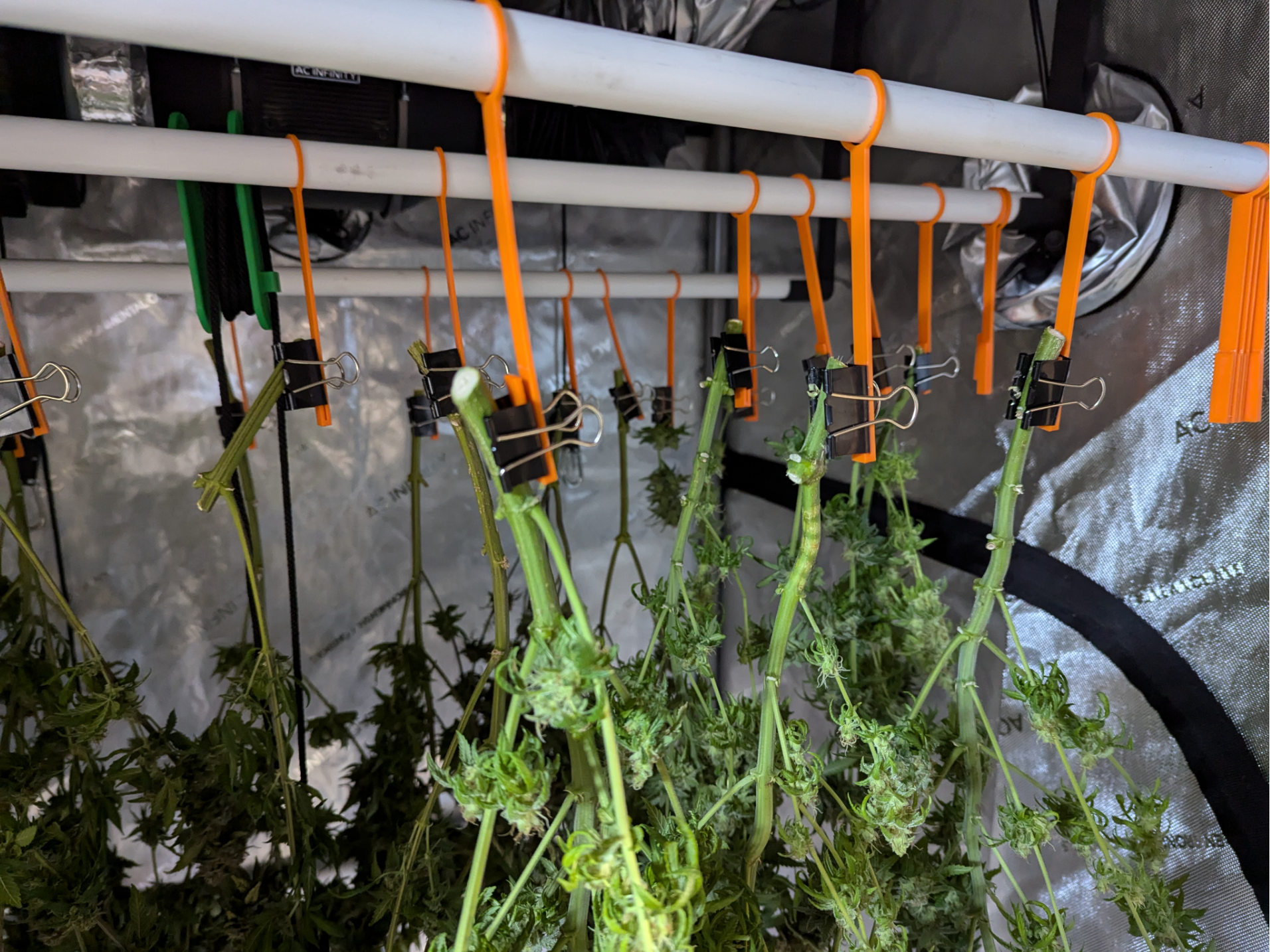 Grow Tent Drying Hanger System