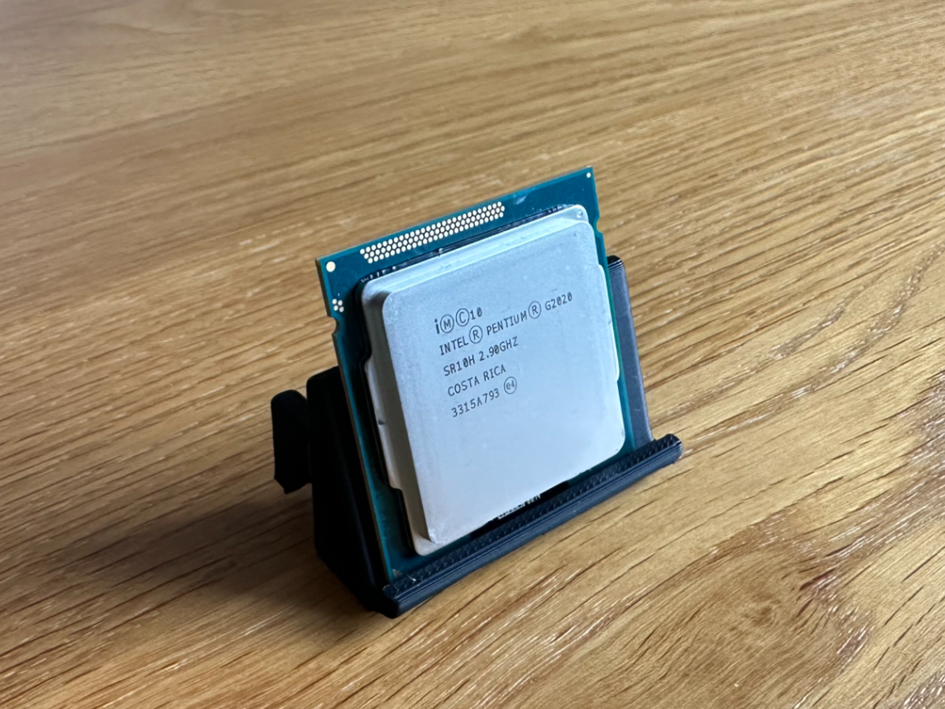CPU Display Desk & Skadis
