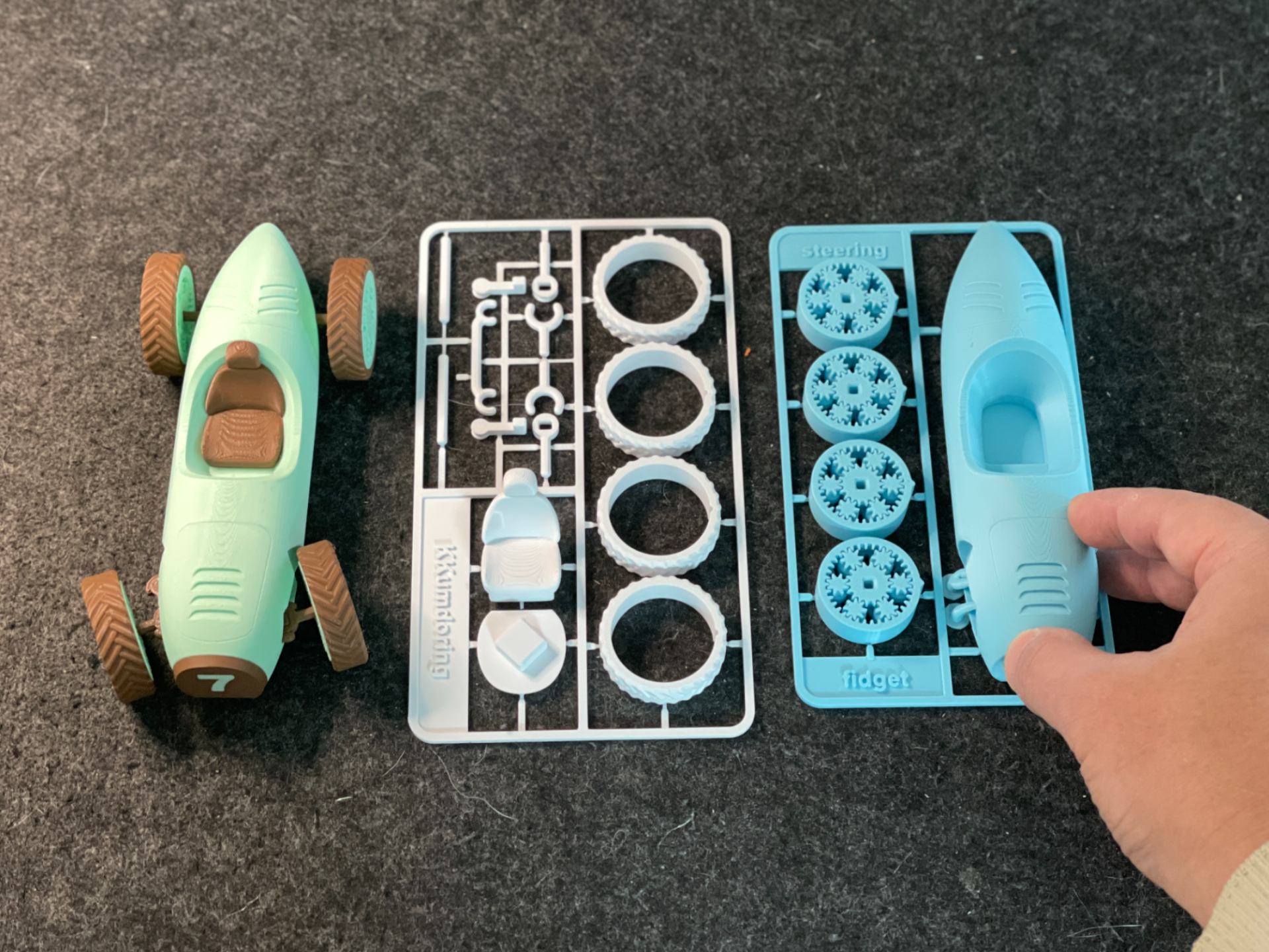 streering fidget spinning car on kit cards