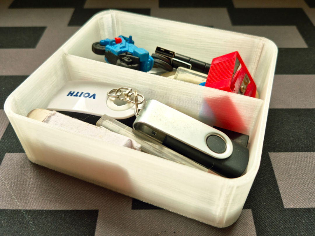 Desk organizer