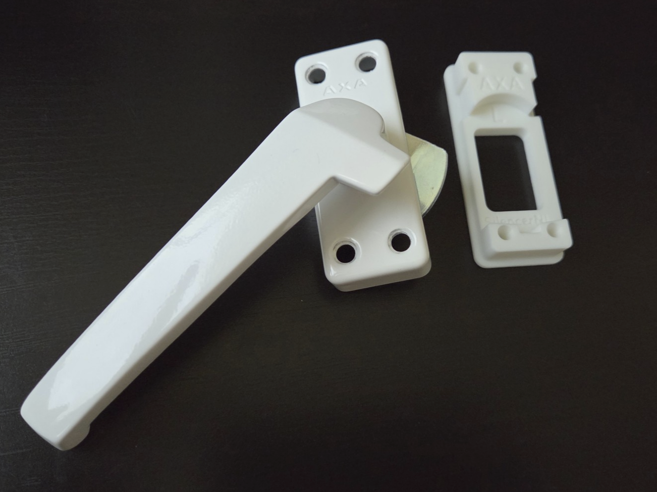 AXA Washer plate Left for window fastener