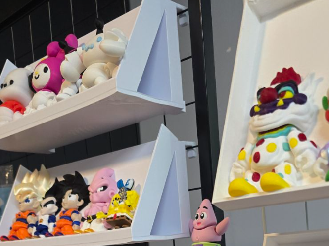 Mini character hanging display