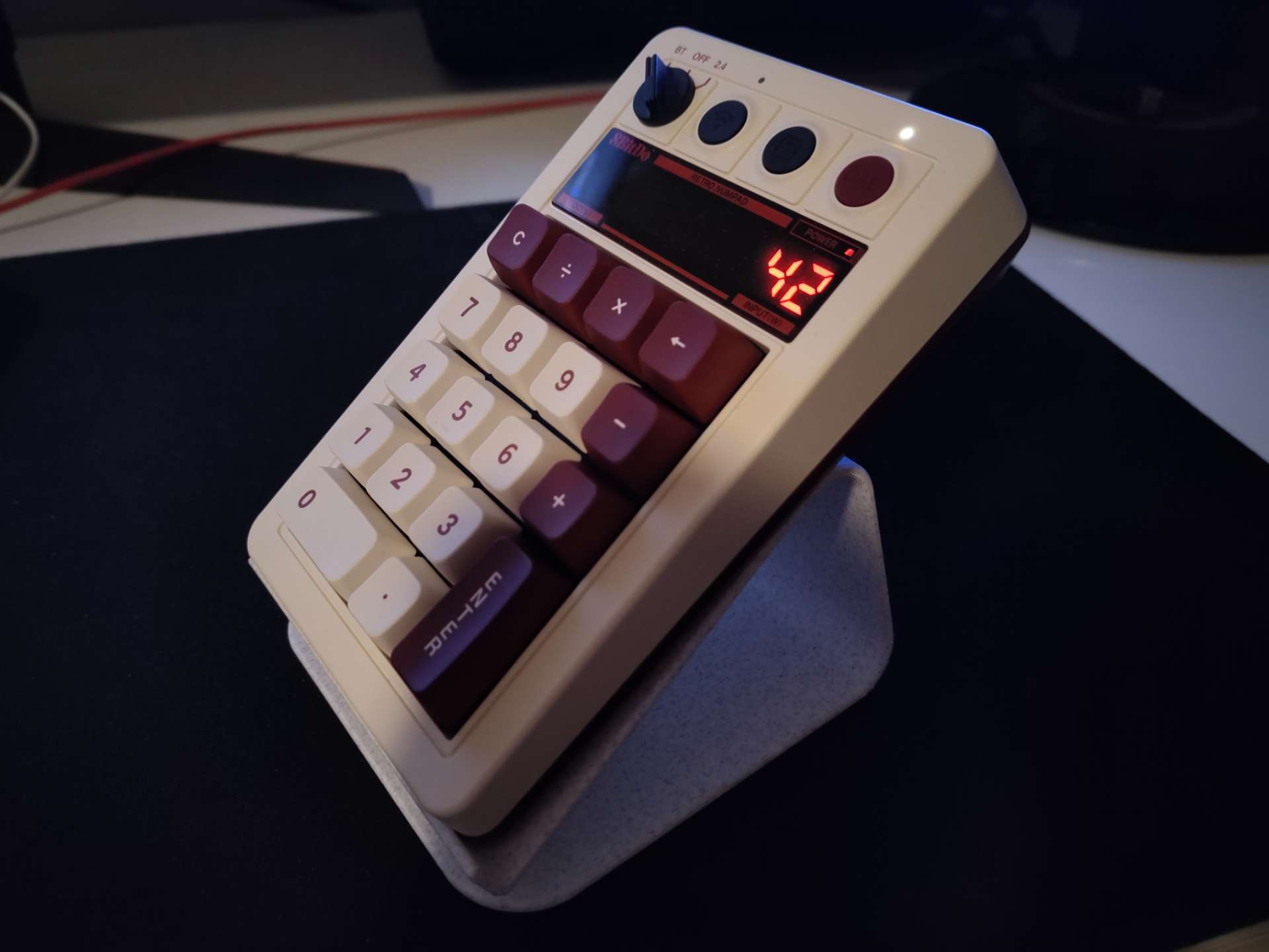 Stand for 8BitDo Retro 18 Mechanical Numpad