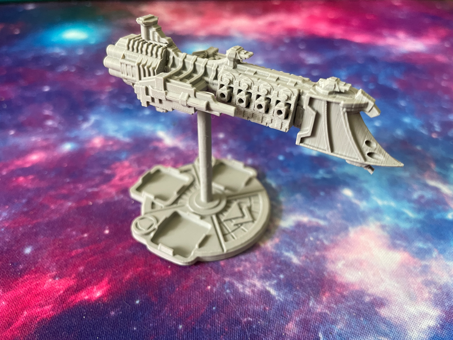 BFG Imperial Navy Endeavour Class Light Cruiser