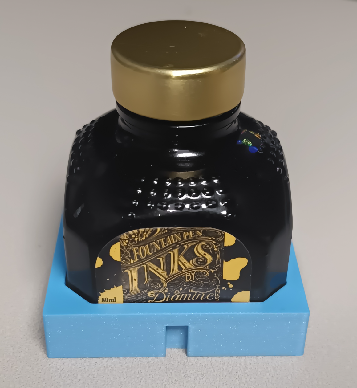 Diamine ink holder