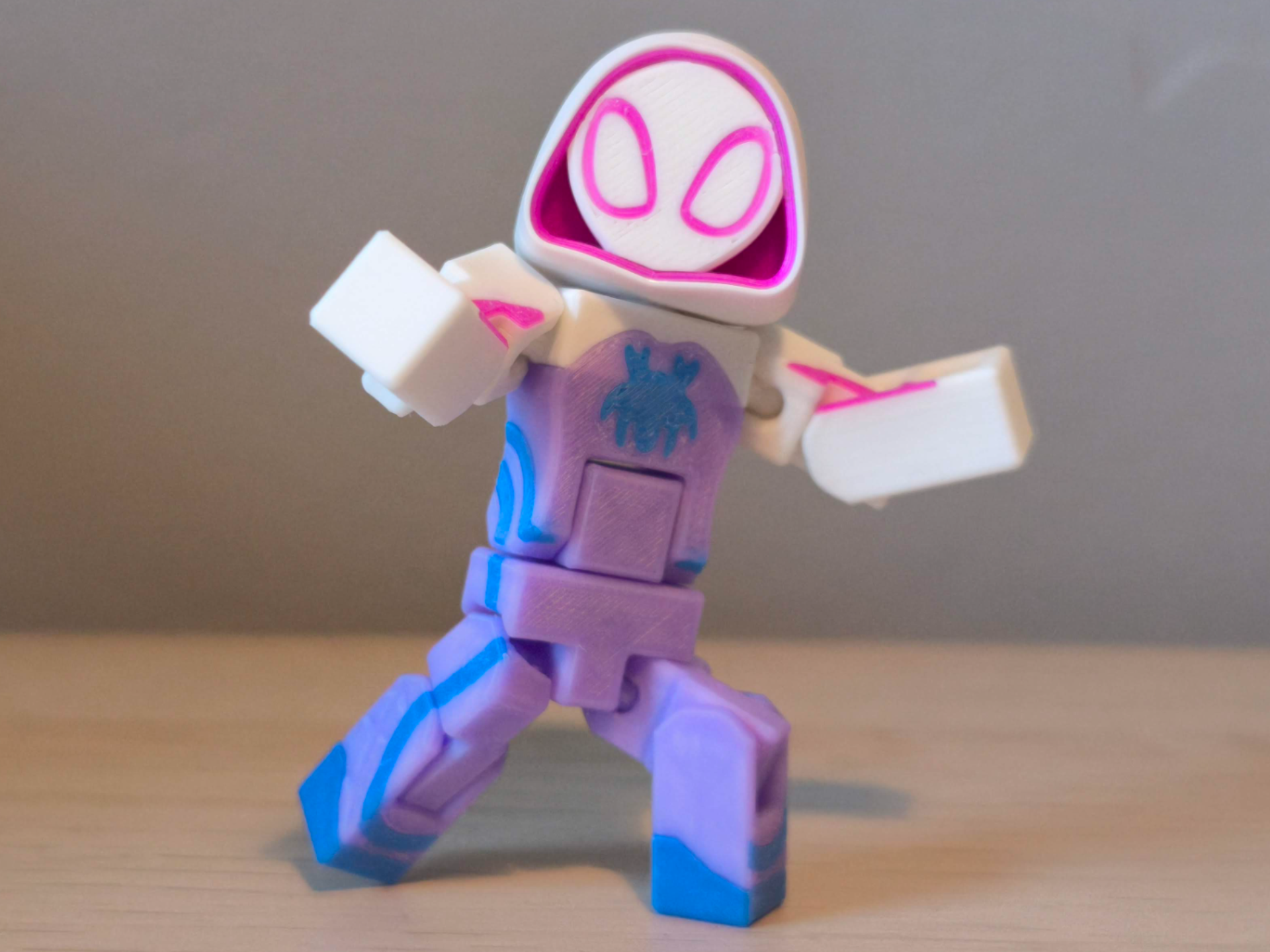 Gwen Ghost Spidey (Articulated Heroine Figure)