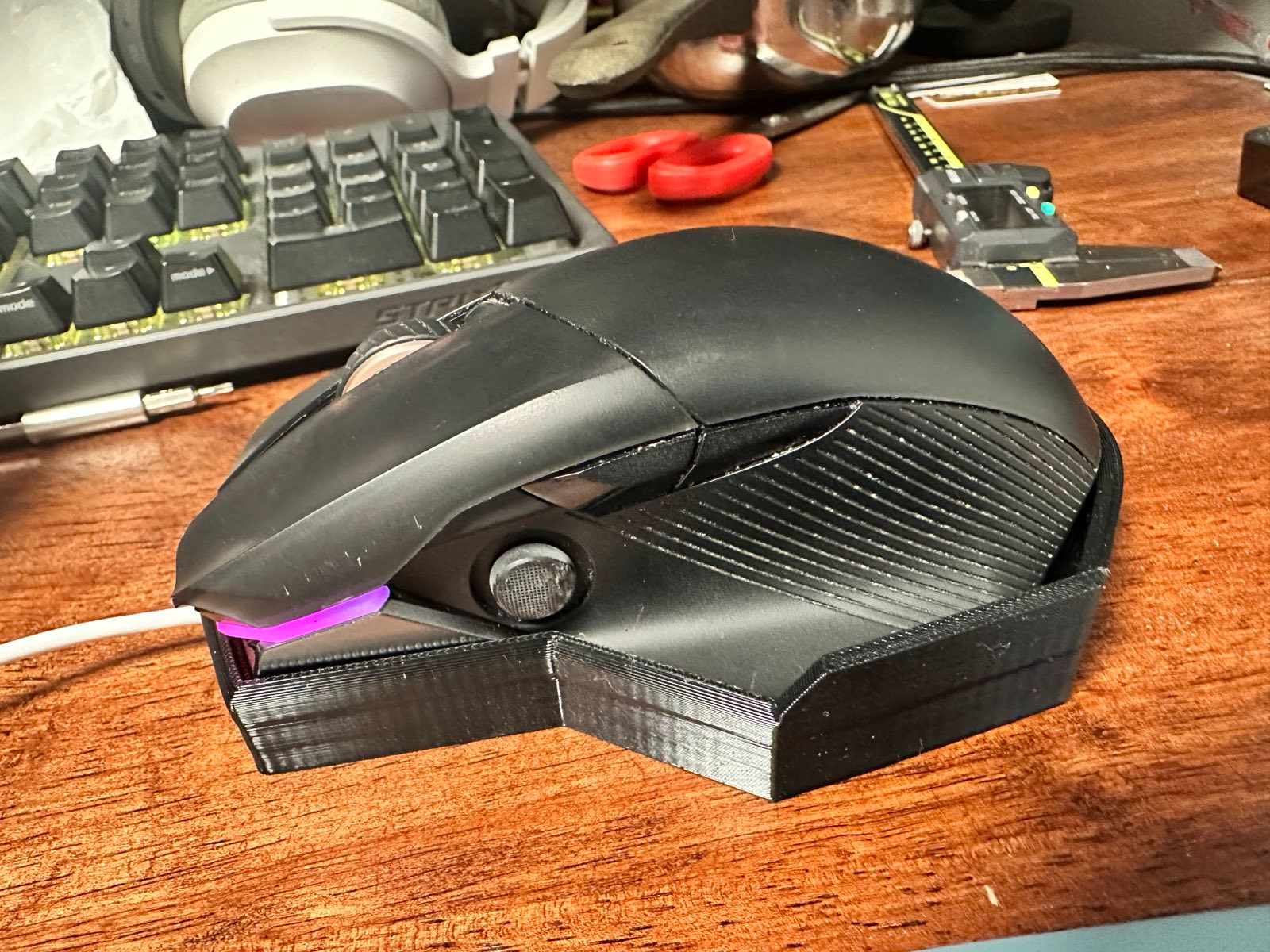 ROG Chakram docking station with magsafe charging