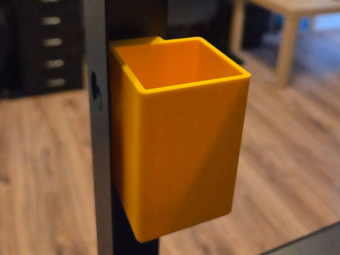 Slide-in trashcan for Ikea Bror