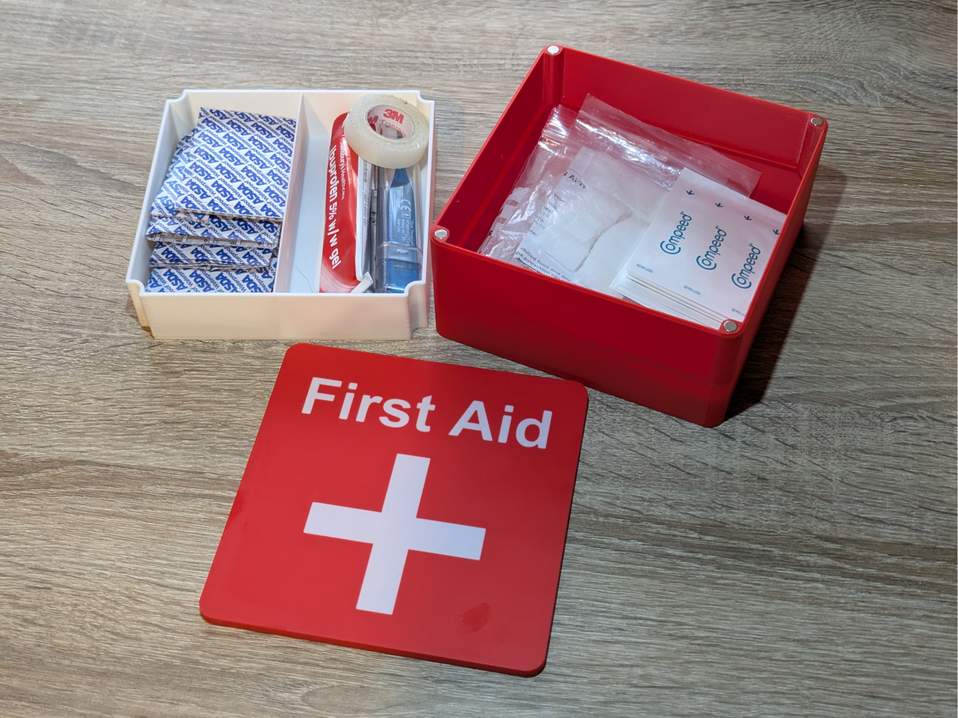 First Aid box with insert tray & magnetic closing