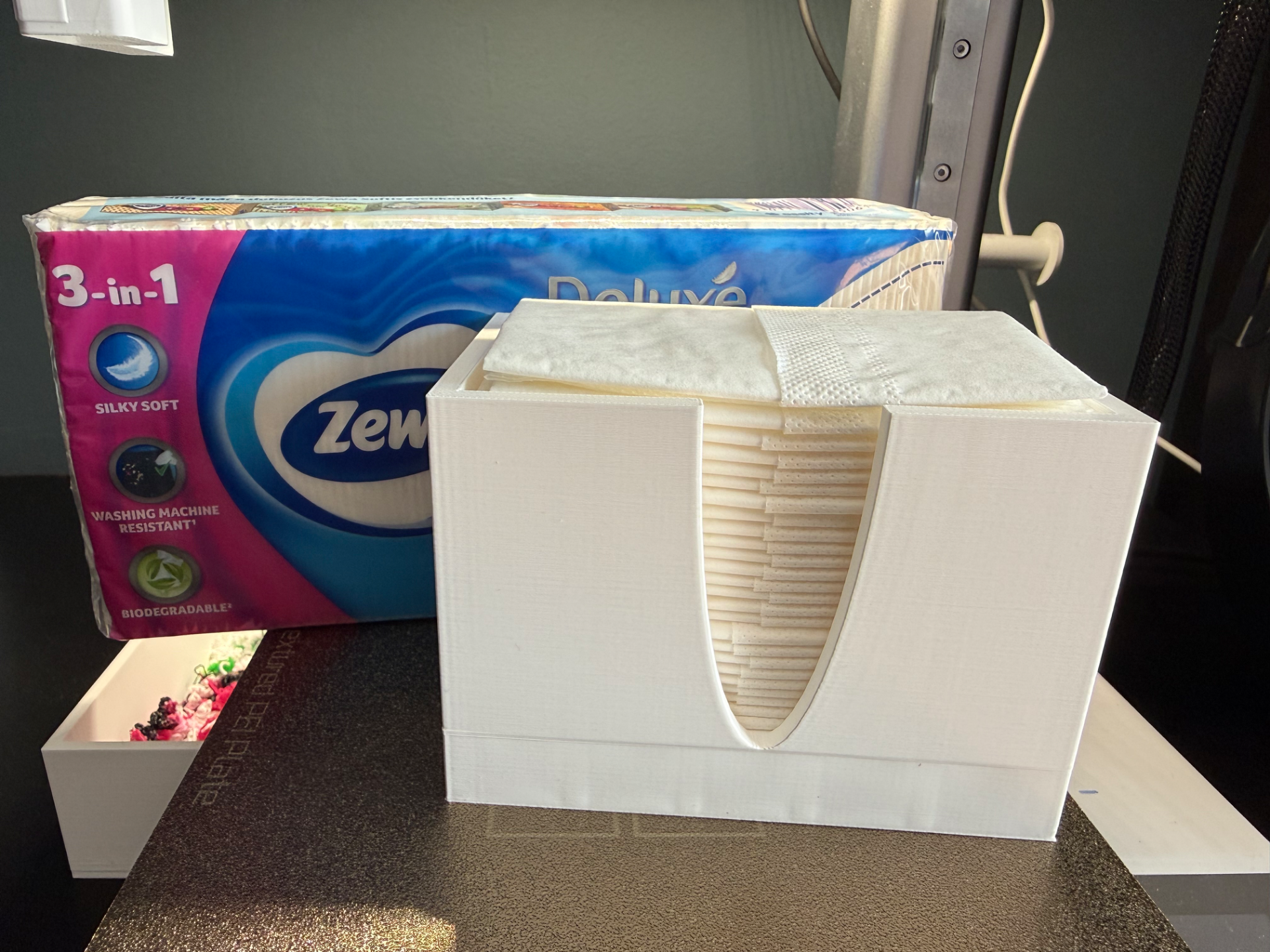 Tissue paper holder (zewa)