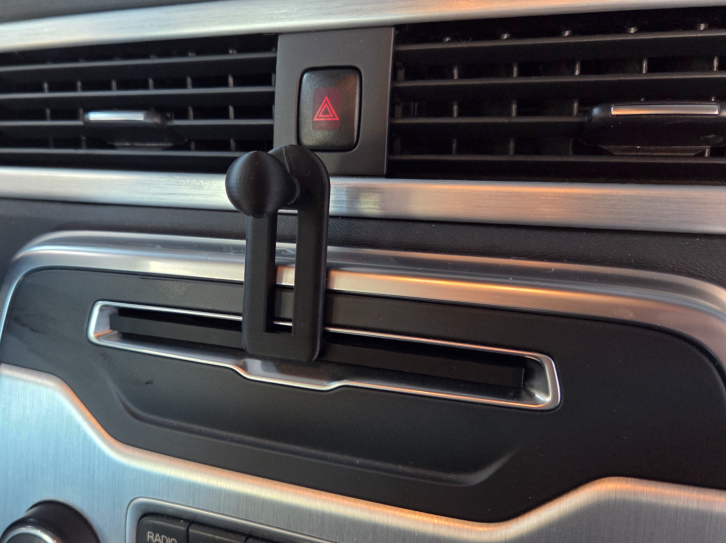 V70 / XC70 Ball Mount Phone Holder for CD Slot