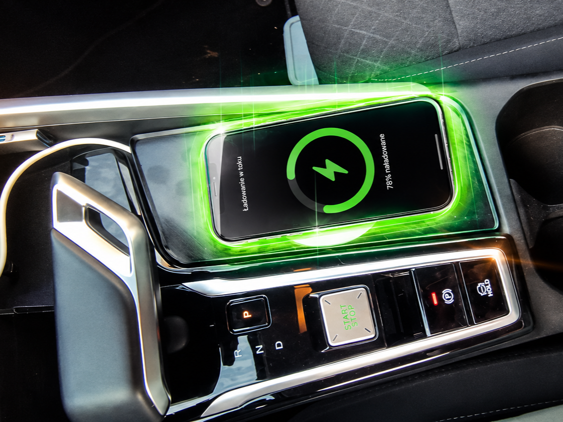 MG ZS Hybrid + wireless charger