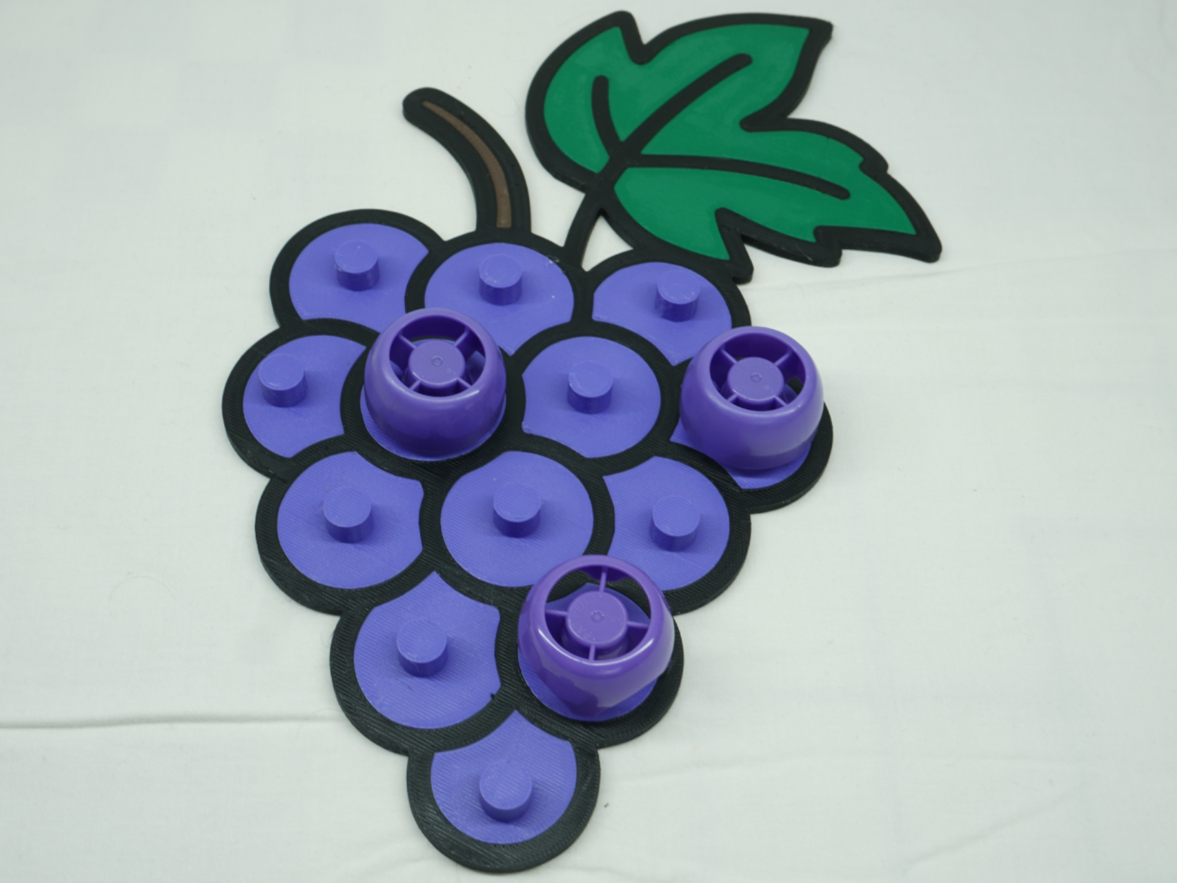 Grape - Awakening board fine motor skills