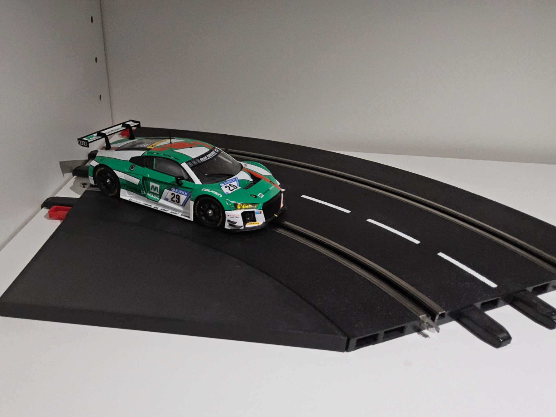 Carrera Slotcar Randstreifen Rechtskurve innen