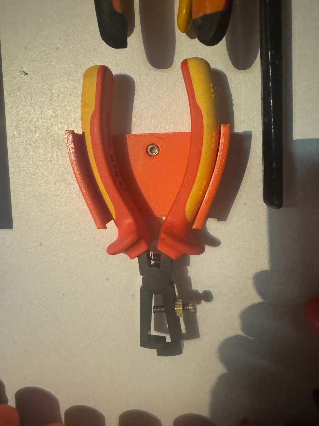 Plier wall mount