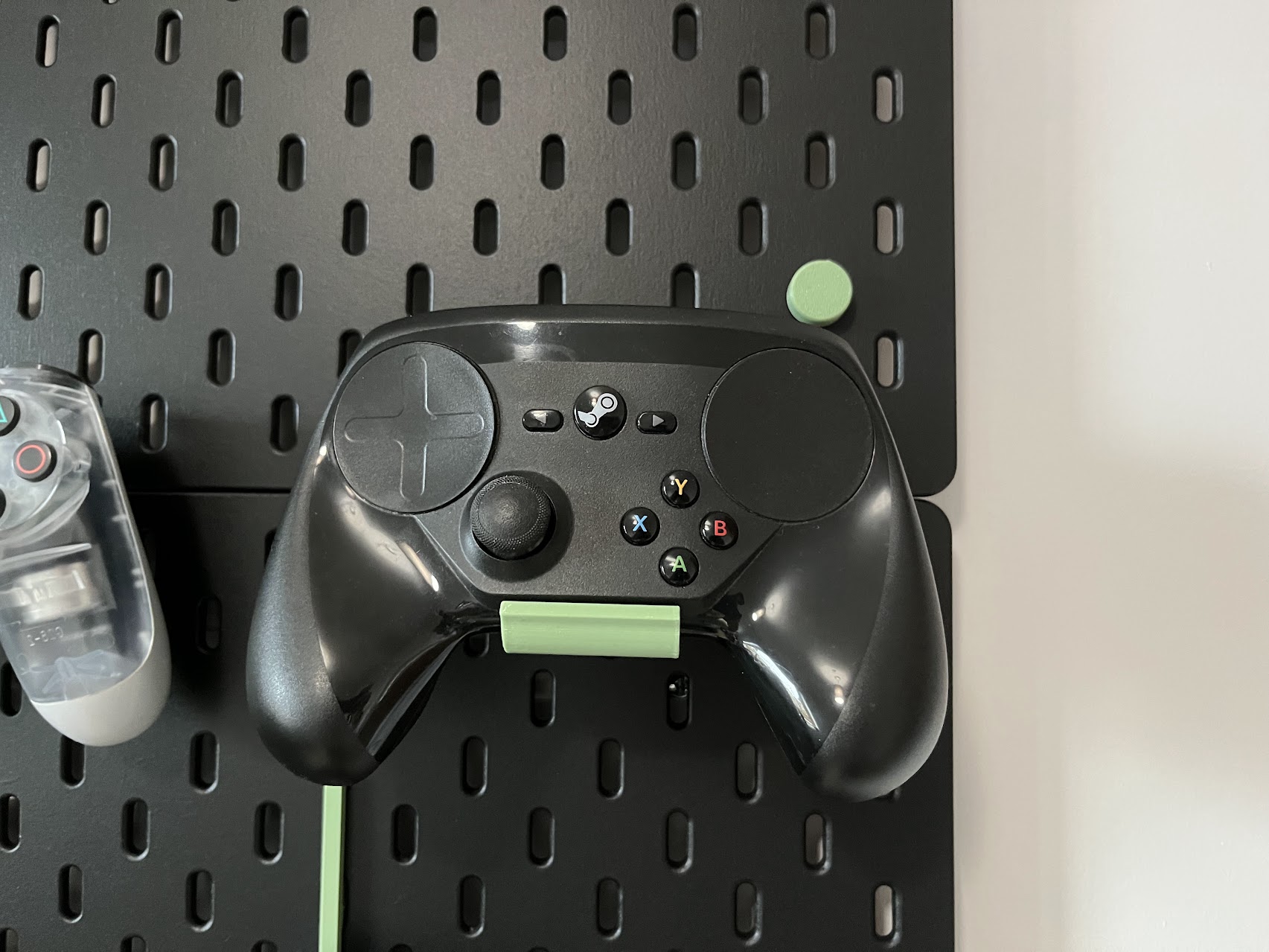 Steam Controller Holder for Ikea Skadis Pegboard