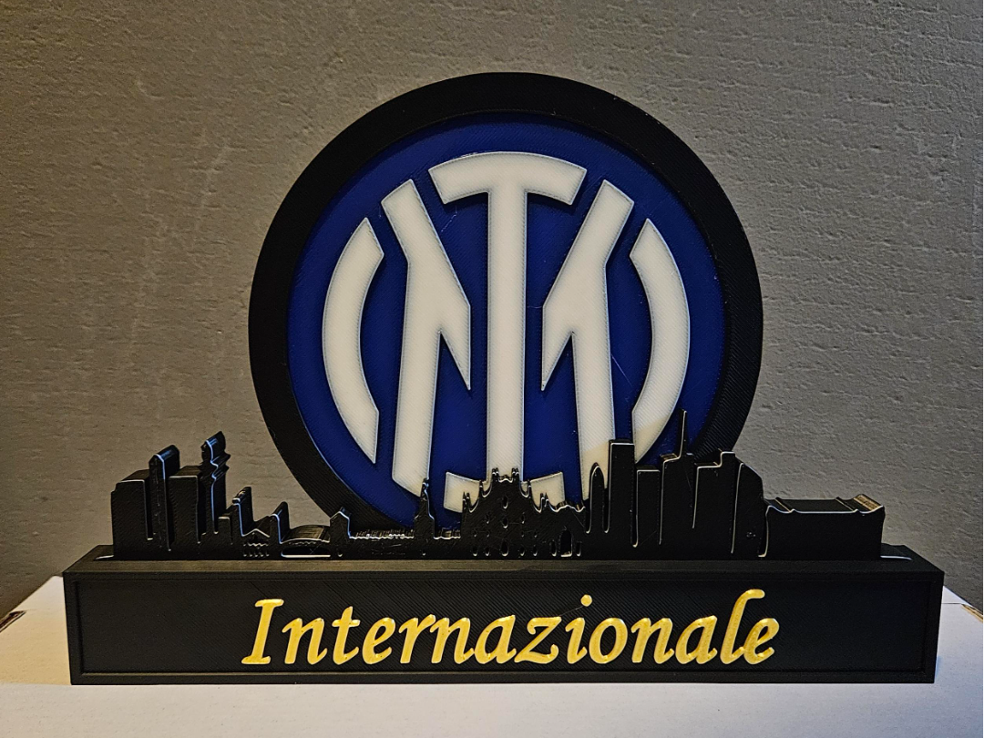 Internazionale FC with skyline of milaan