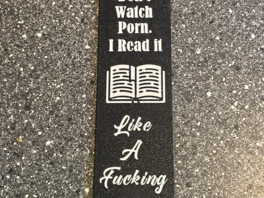 Bookmark  I dont watch **** I read it 