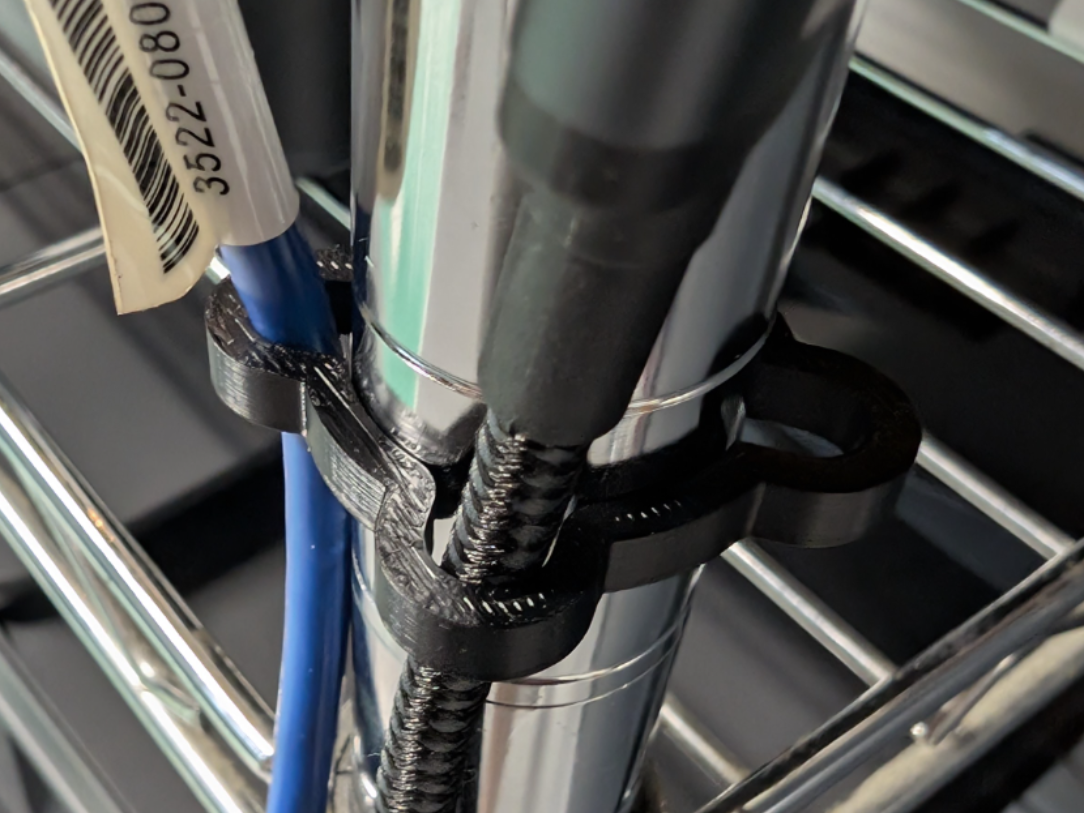 Parametric Triple-Cable Wire Shelf Pole Clamp