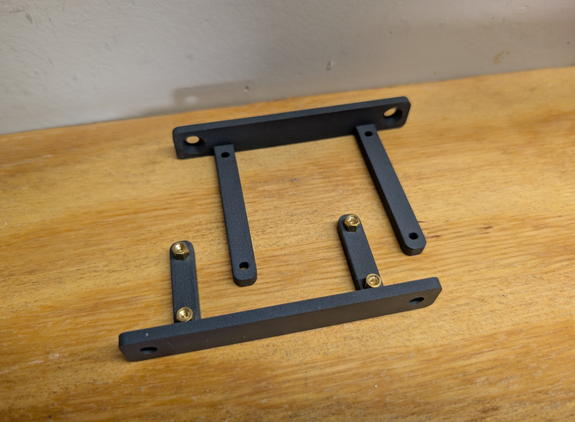 Slim Raspberry Pi Wall Mount (RPi 2-5, Zero)