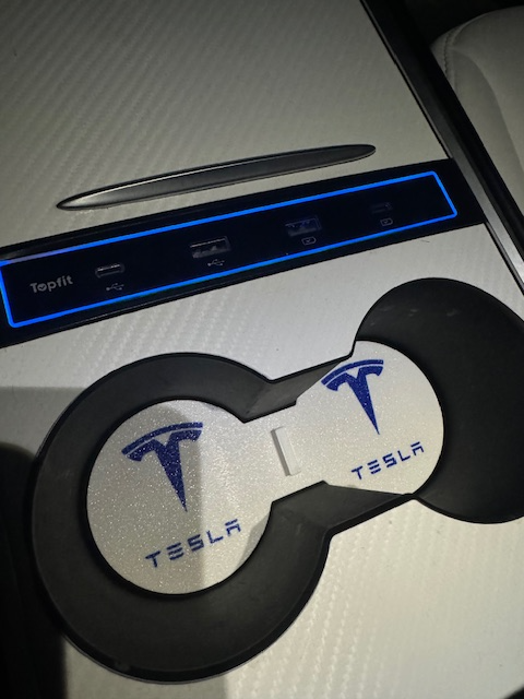 Tesla Model 3 Cupholder Insert