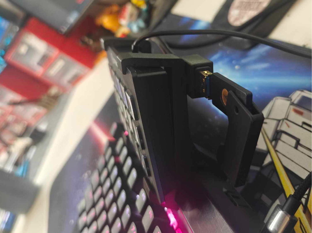 Stream Deck MK2 - Corsair K70 RGB Pro USB Mount