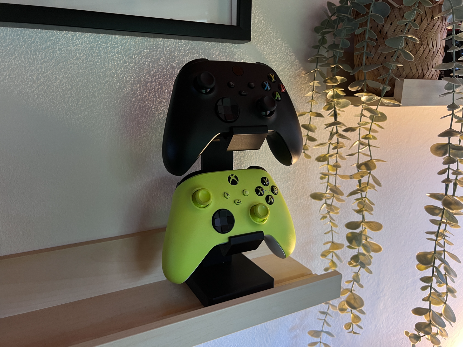 Controller Stand with a bigger base V2