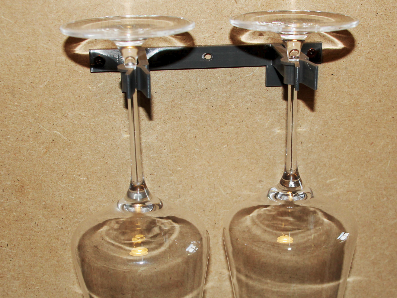 Wein- und Bierglashalter