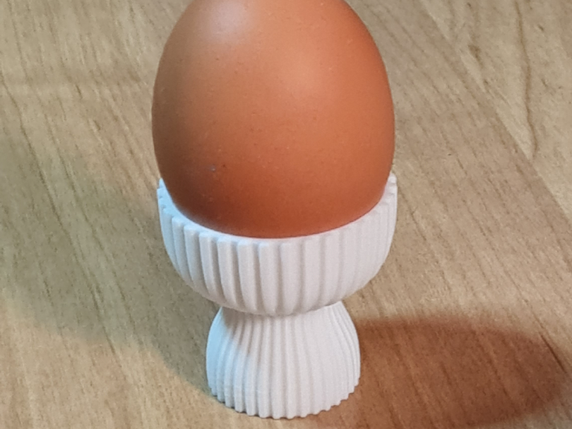 Schicker minimalistischer  Eierbecher