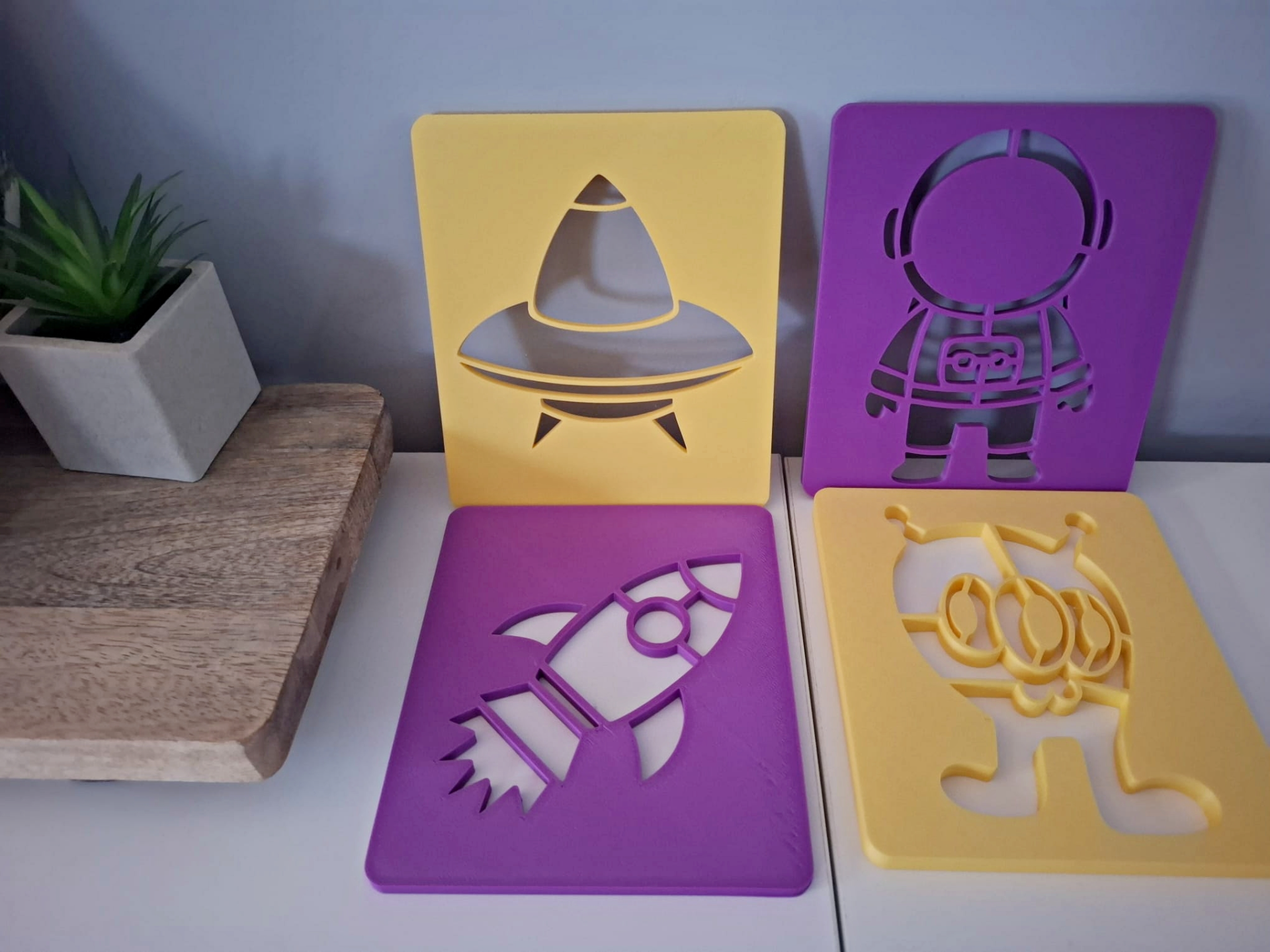 Teken stencil ruimte alien astronaut