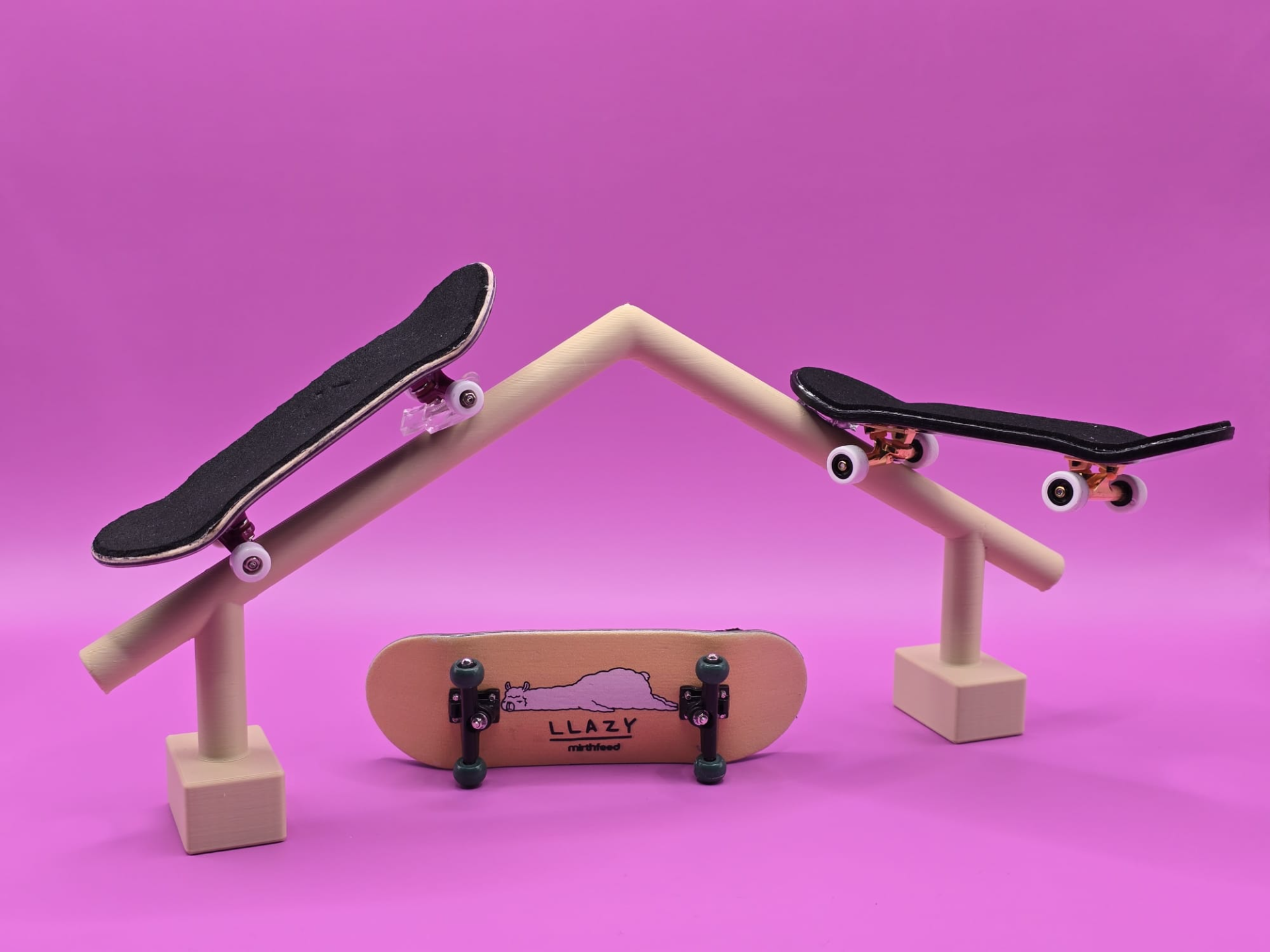 V Grind Rail Fingerskate Skateboard