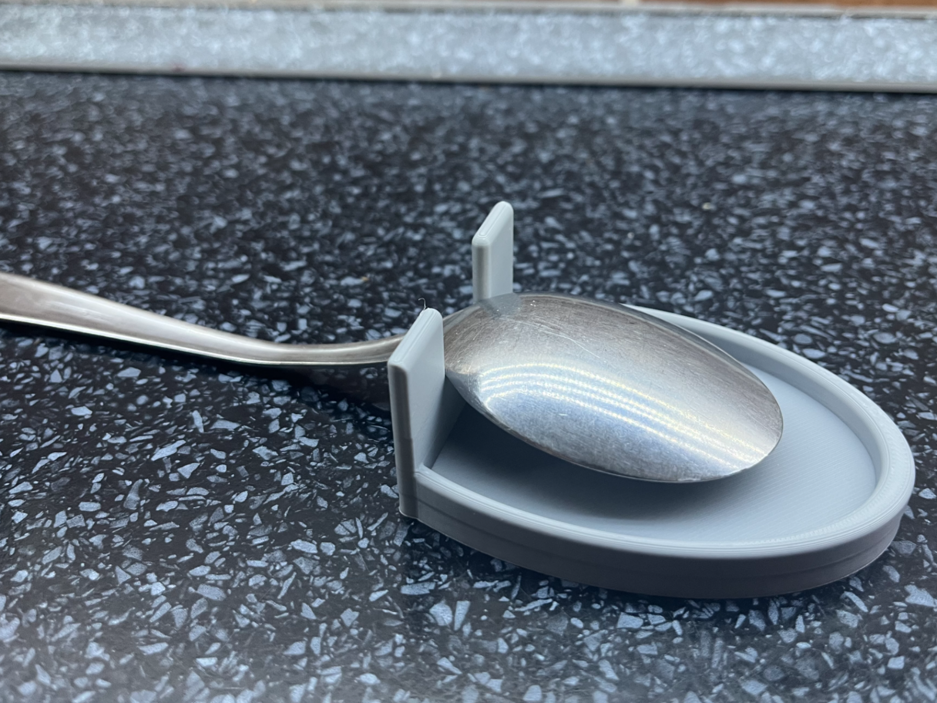Minimalist Spoon Rest - Clean Kitchen Gadget