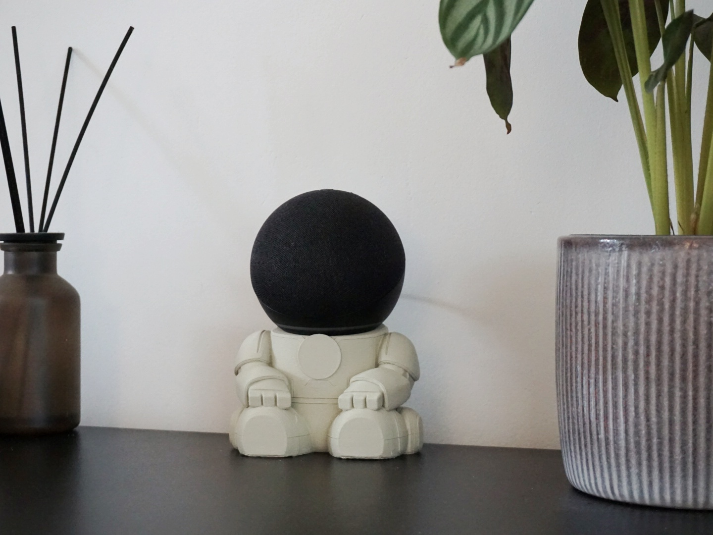 Cute Robot Holder for Echo Dot / Echo Dot Max