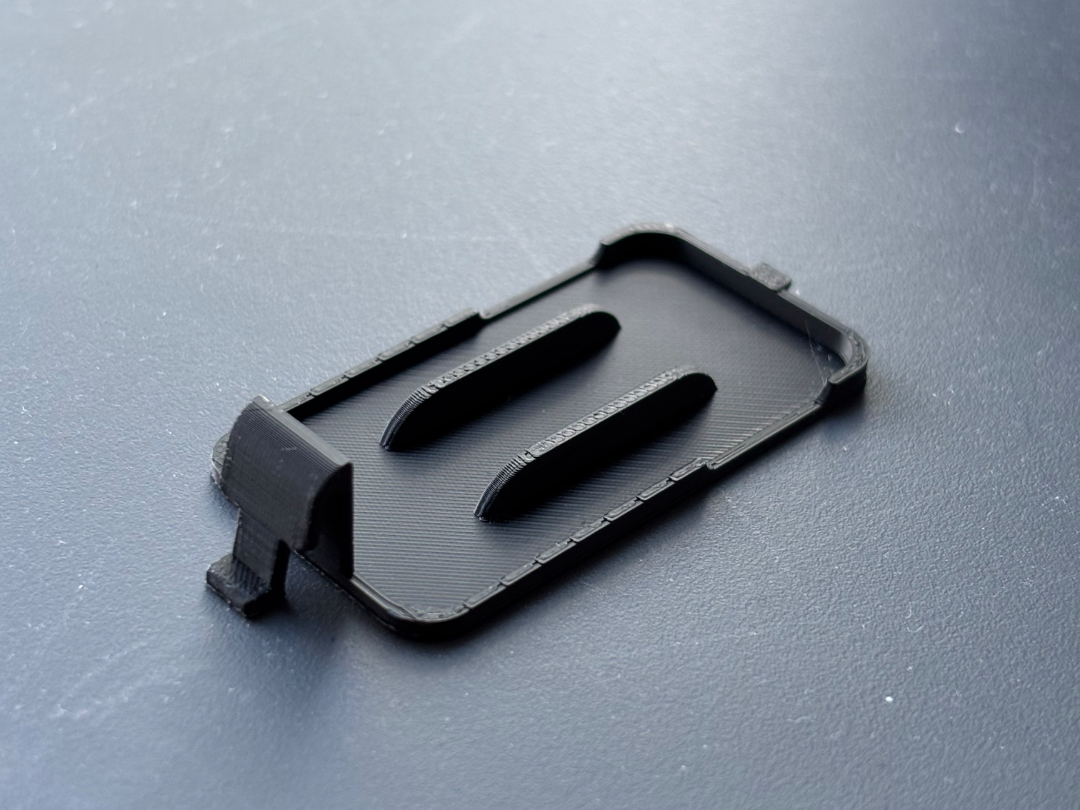 Kaon KGS3200 Remote Battery cover