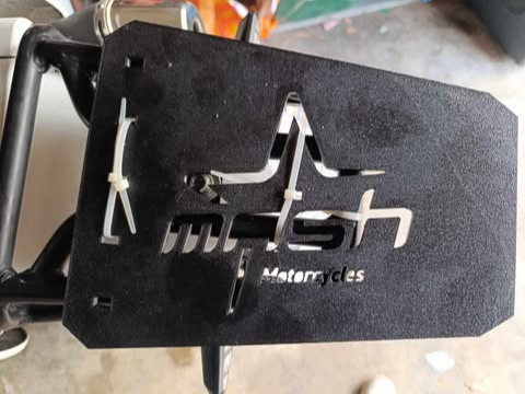 plaque garde boue Mash