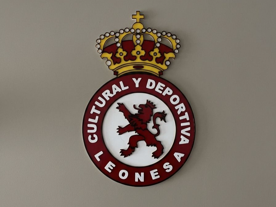 Escudo Futbol Cultural y Deportiva Leonesa