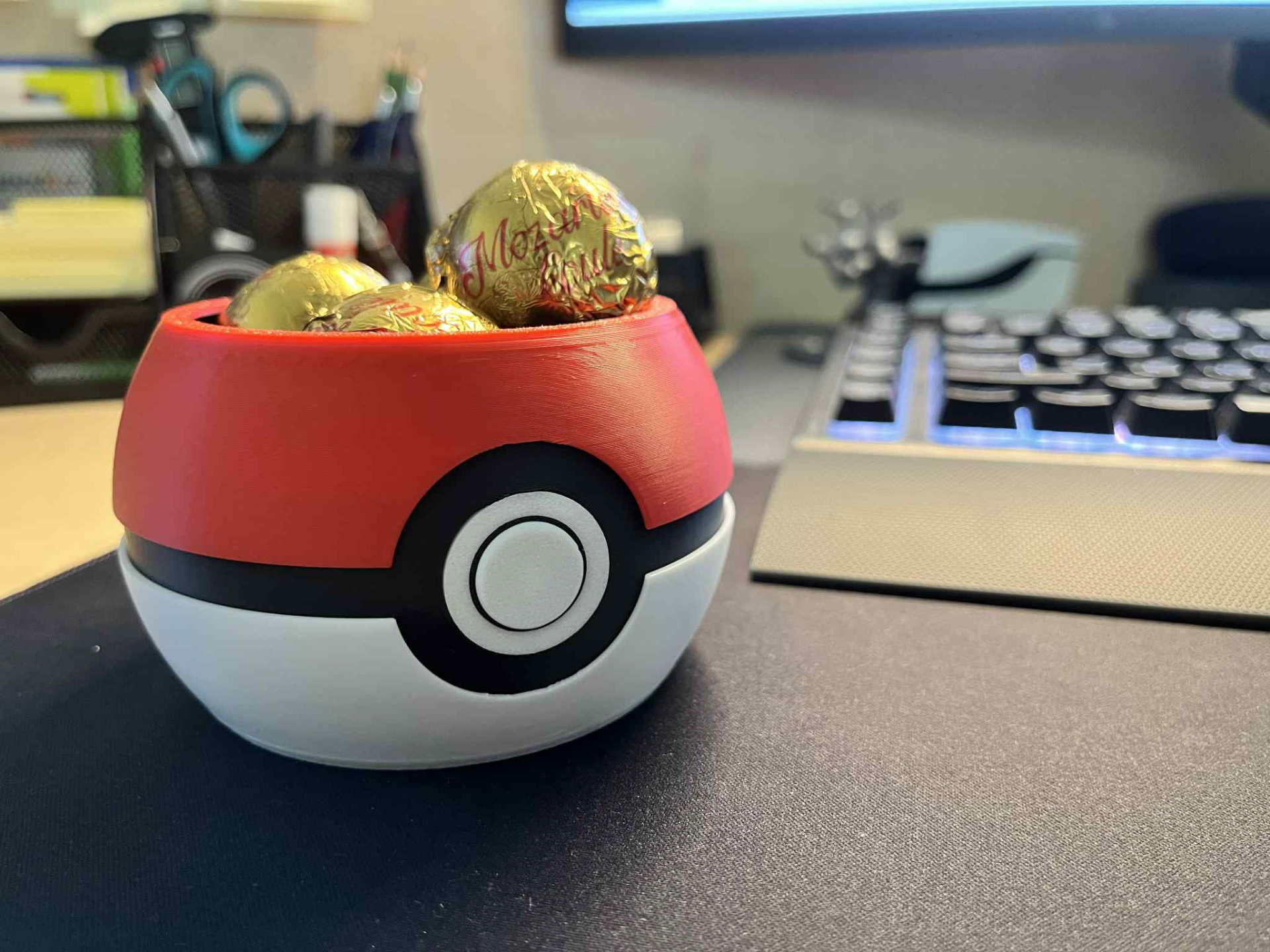 PokéBowl–Stylish bowl/Pen/Pencils holder(Pokéball)