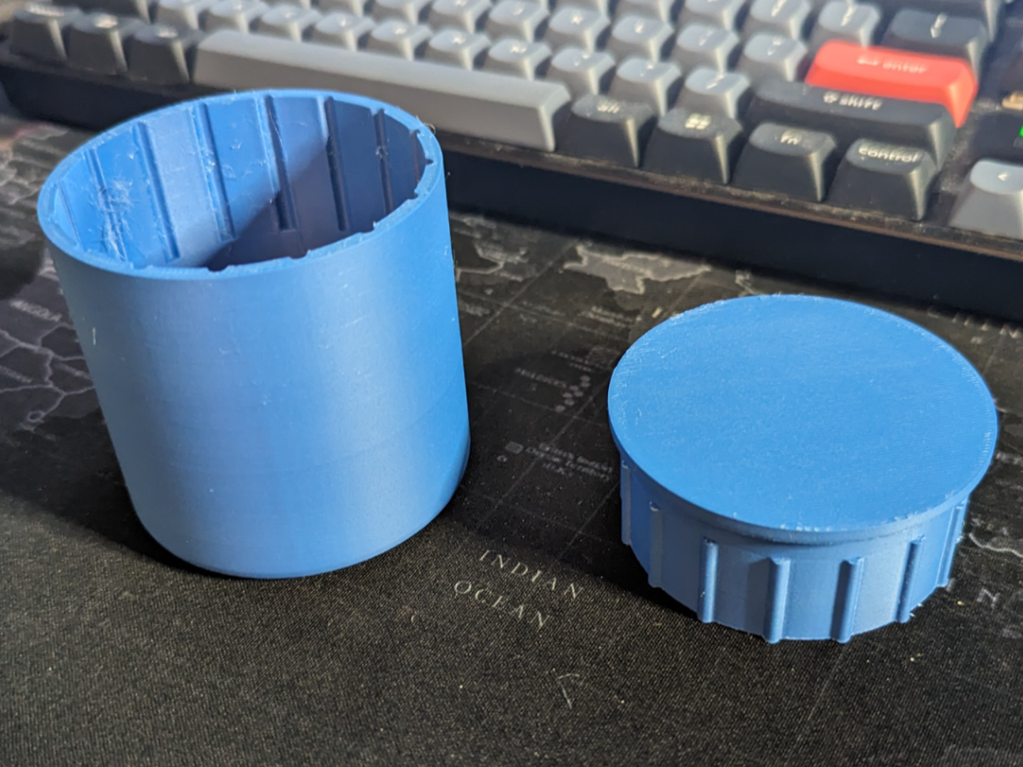 Simple cup with lid