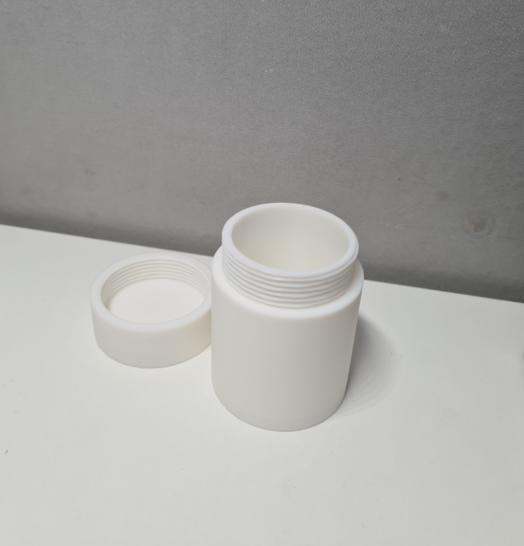 Simple small container with thread