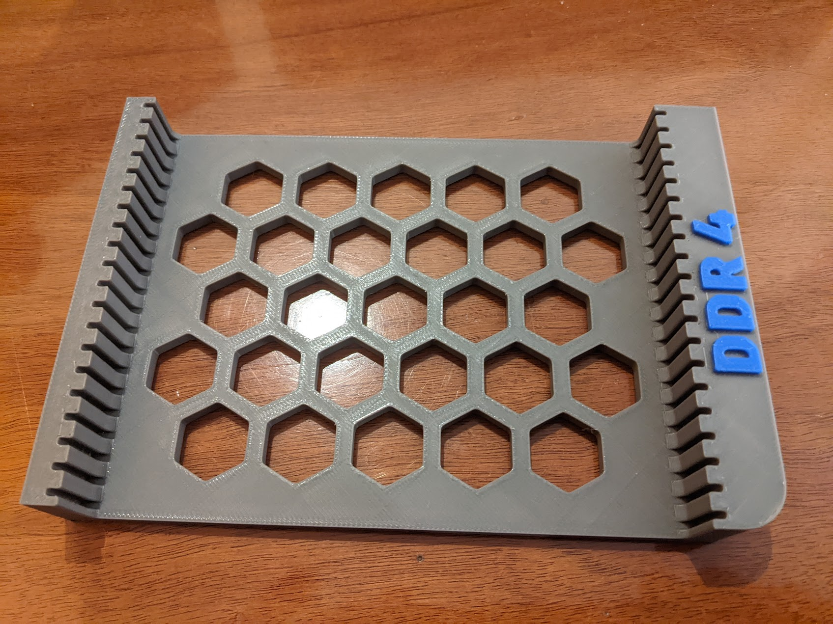 RAM Holder - 20x DDR2, DDR3 and DDR4 DIMM sticks rack.