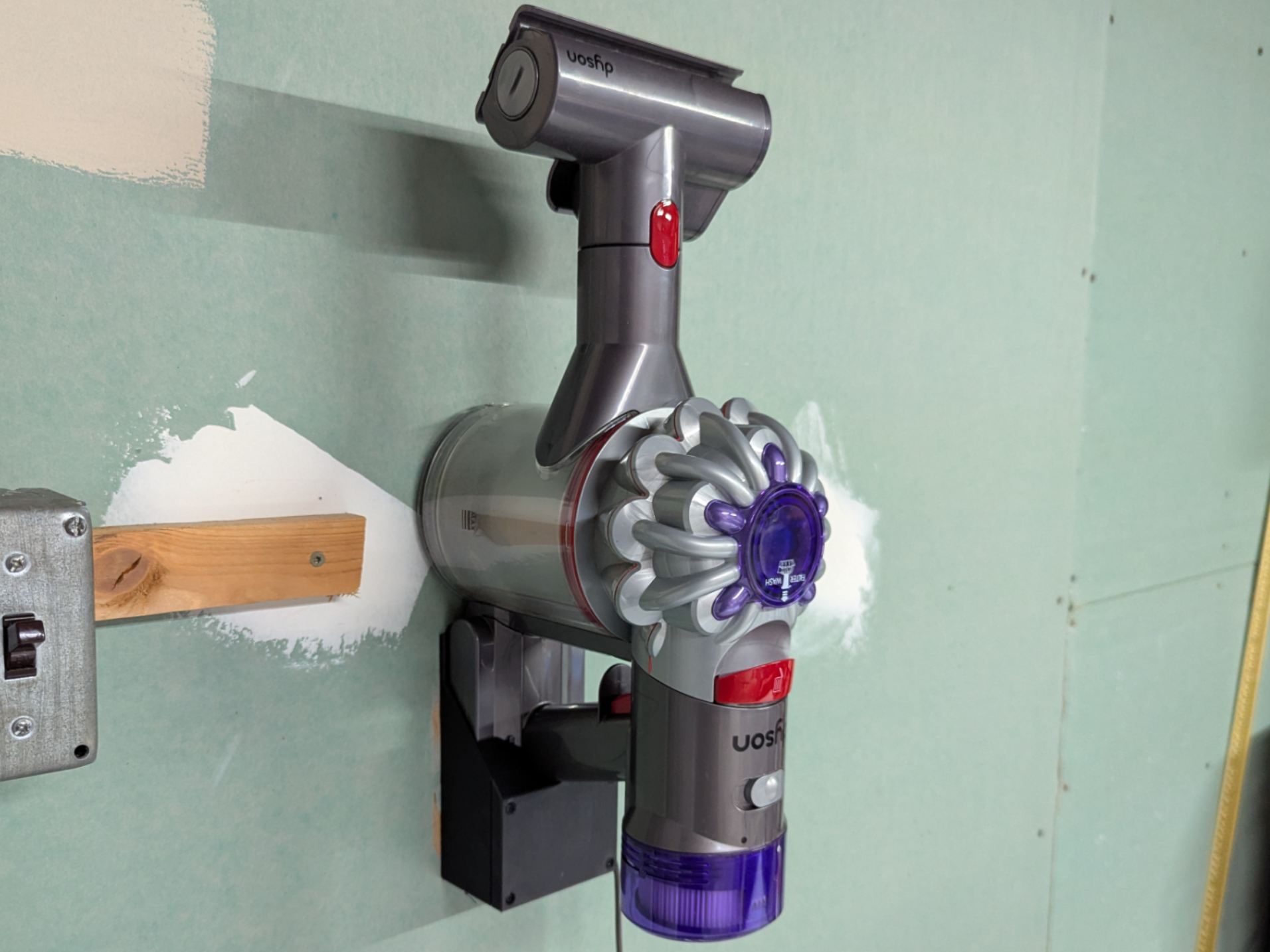 Wall Mount Charger Dyson Car Vacuum